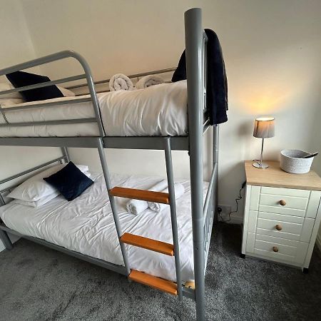 Poulton-le-Fylde Light And Spacious Highcross Apartment מראה חיצוני תמונה