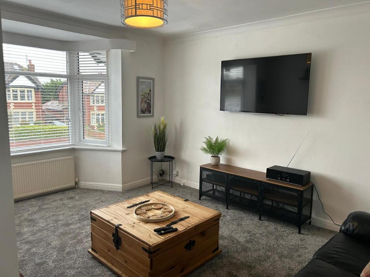 Poulton-le-Fylde Light And Spacious Highcross Apartment מראה חיצוני תמונה