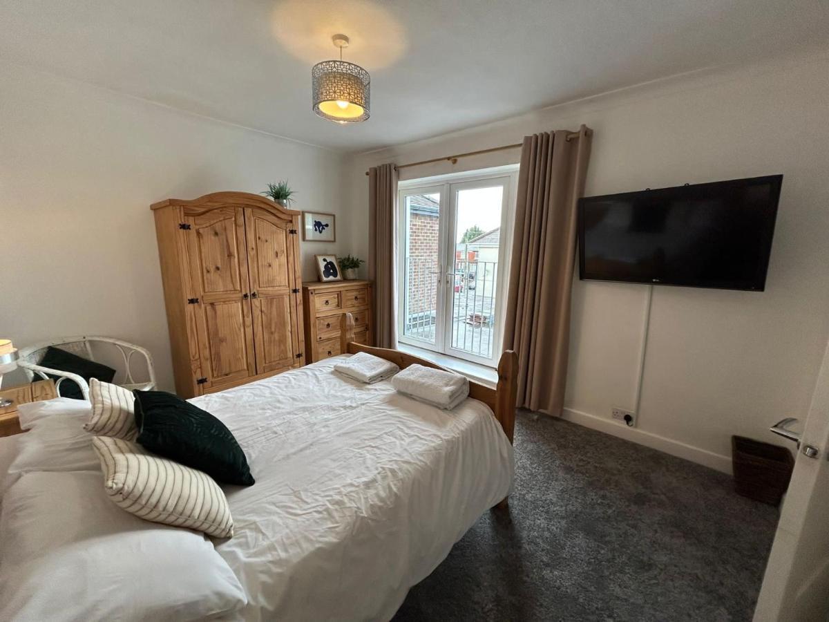 Poulton-le-Fylde Light And Spacious Highcross Apartment מראה חיצוני תמונה