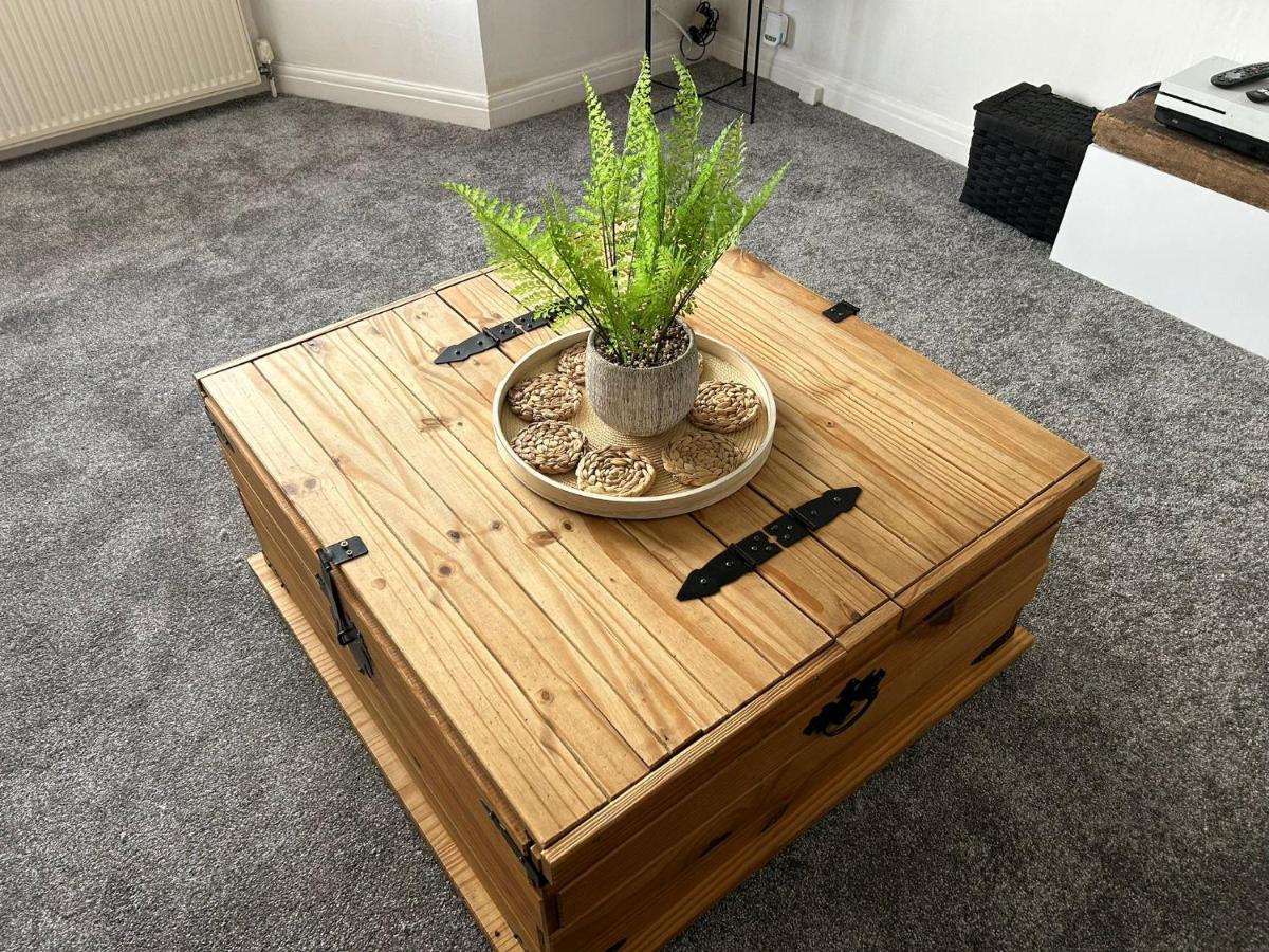 Poulton-le-Fylde Light And Spacious Highcross Apartment מראה חיצוני תמונה