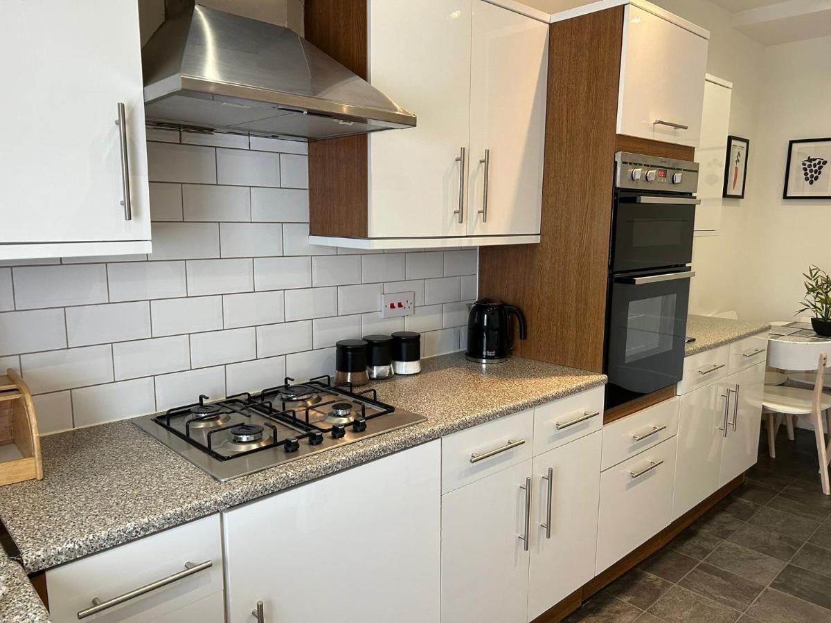 Poulton-le-Fylde Light And Spacious Highcross Apartment מראה חיצוני תמונה