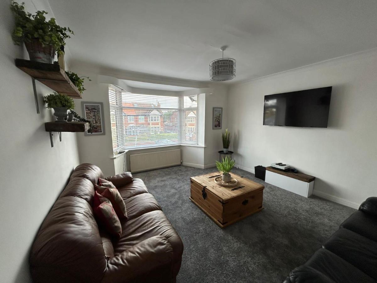 Poulton-le-Fylde Light And Spacious Highcross Apartment מראה חיצוני תמונה
