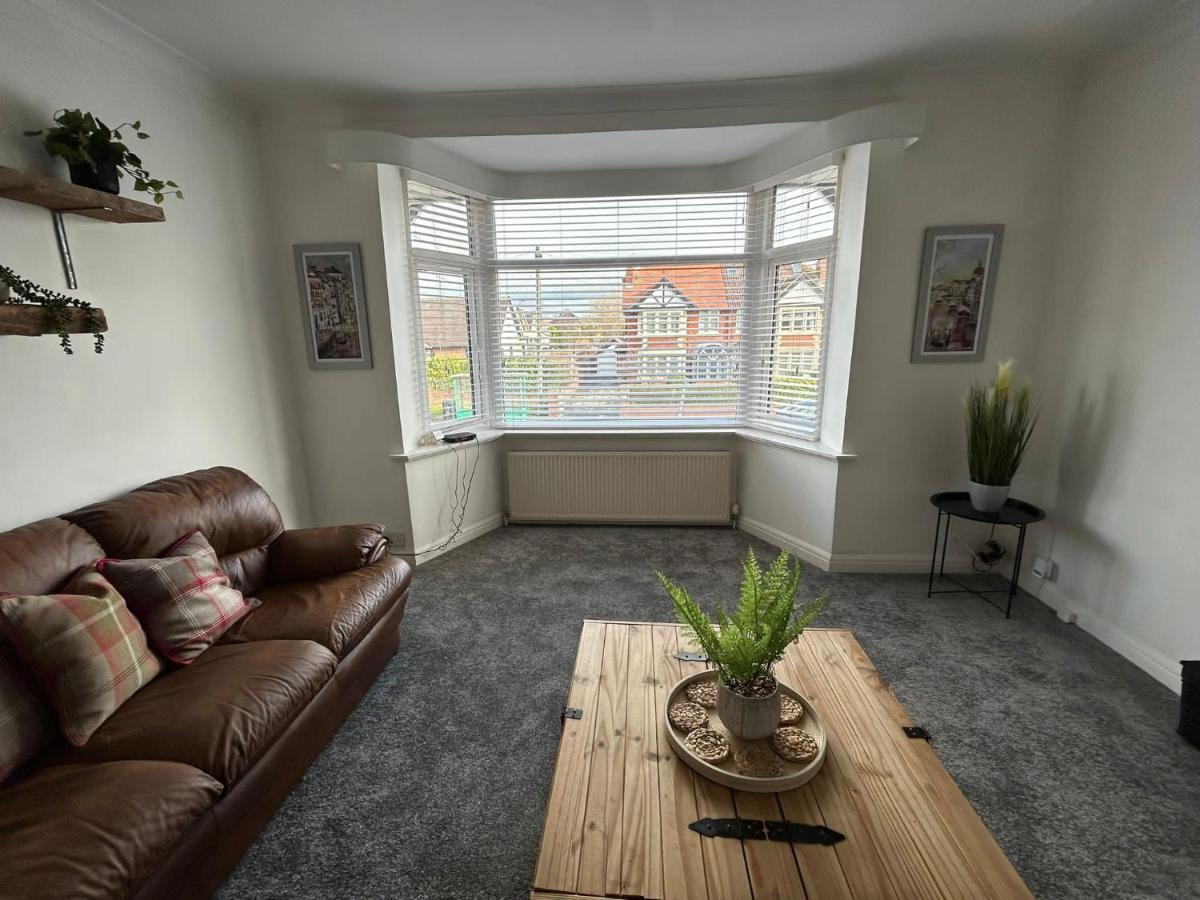 Poulton-le-Fylde Light And Spacious Highcross Apartment מראה חיצוני תמונה